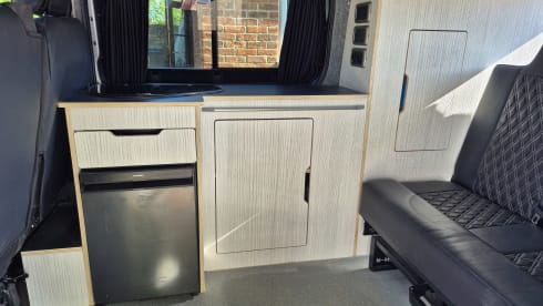 Ollie – Vauxhall-Campingbus mit 4 Schlafplätzen ab 2026