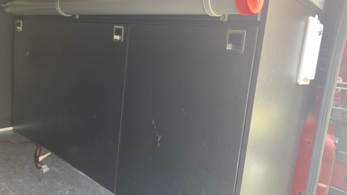 Little Red Devil  – 3p Peugeot bus uit 2020