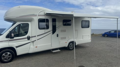 carrie the camper  – modern 6 berth camper 4 belts start your adventure now 