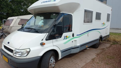4p Chausson semi-integrated uit 2002