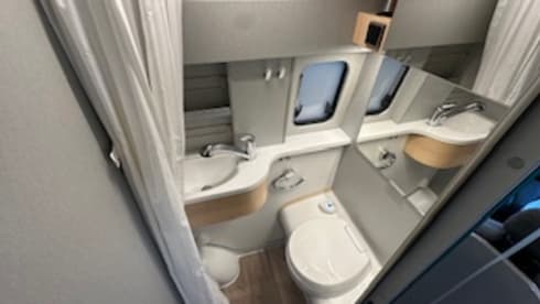 4-seater Mercedes-Benz bus from 2023