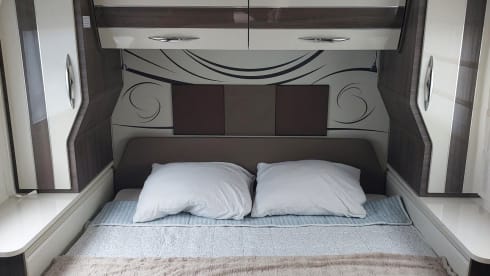 Horvathshouseonwheels – LUXURY Family Motorhome with 5 full sleeping places!