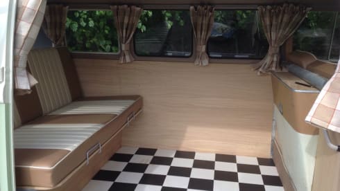 Matilda – 2 berth Split Screen Volkswagen Campervan from 1968