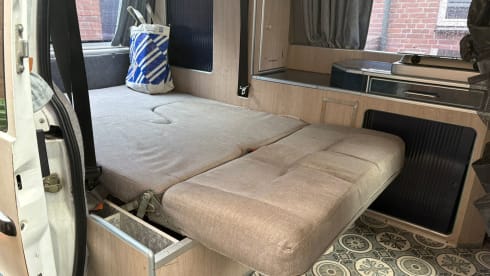 Bets – 4p Mercedes-Benz campervan uit 1997