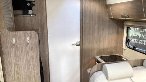 Goldie – 5 berth Carado integrated from 2018