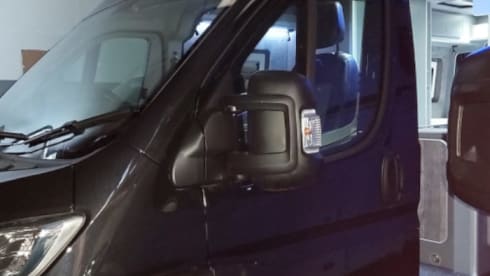 Cherry – Our luxurious 2 berth, 4 belts!