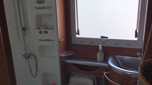 Mc Louis  – With the whole family on a camper trip!