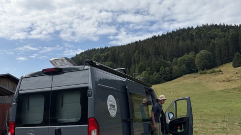 Boulder Bus – Off-Grid Opel Movano 4 gordel plaatsen 