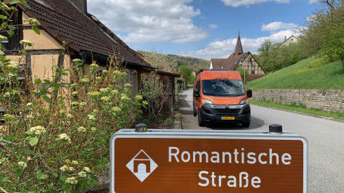 Oranje Boven – Pössl Camperbus 2 Win R Plus from 2019 with 163 HP and Euro6