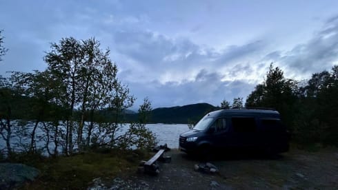 Chris & Ride – 2p MB sprinter OFF-GRID from 2019
