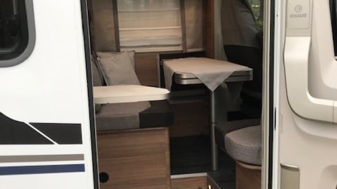 Knaus Van Ti 3p – Knaus Van Ti 3p semi-integrated from 2022 - air conditioning living area