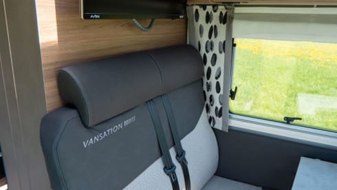 enjoycamper2 – KNAUS VAN TI 650 MEG PARTIALLY INTEGRATED TOP EQUIPMENT IDEAL FOR COUPLES