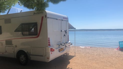 Smart & strong! 131hp - 2p - MaxxFan - CarPlay - Solar panel