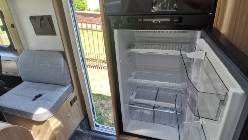 Anne – Carado i447