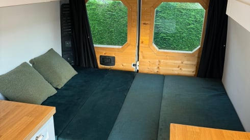 Ashton – Renault campervan met 2 slaapplaatsen uit 2012