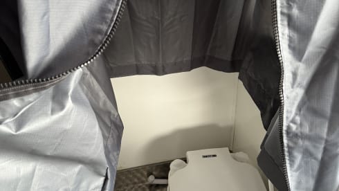 NC500 – Off-grid 2 berth MWB Mercedes Sprinter