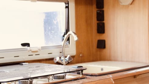 Large 6 person camper for rent. LMC Liberty