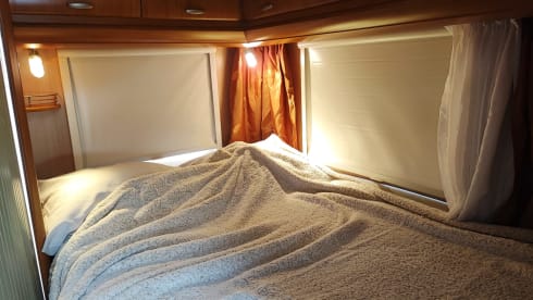 Nice 4-5 person Ford alcove camper. 