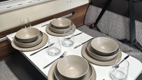 VanGough – 6 berth Fiat alcove from 2019