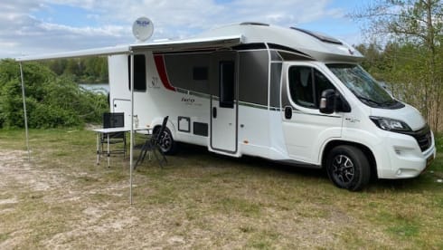 Luxurious & beautiful Bürstner 4 persons from 2019 ZGAN