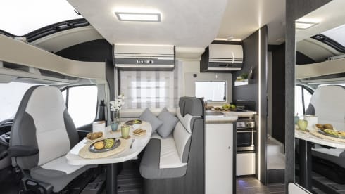 Dakota – Roller Team met 4 slaapplaatsen, semi-geïntegreerd vanaf 2024.