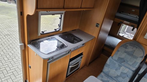 6p Dethleffs alcove uit 2006