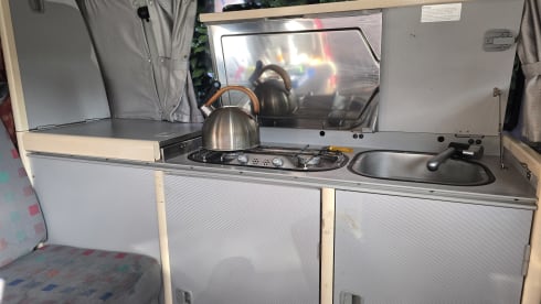 4p Volkswagen campervan uit 2000