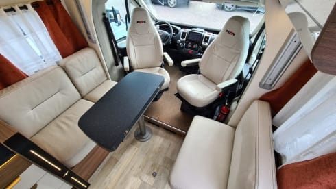Camper La Nucia – 4pers. Luxury Pilote Camper from 2021
