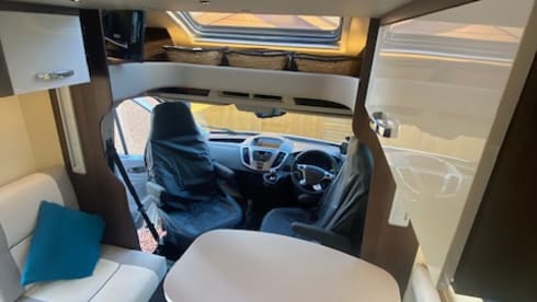Lux Roller Team – 5 berth Roller Team semi-integrated from 2019