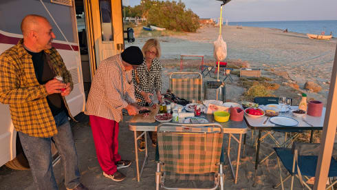 M-SERV 🚐  – Voyagez confortablement dans notre camping-car Rimor à alcôve (2025) – en toute sérénité sur la route
