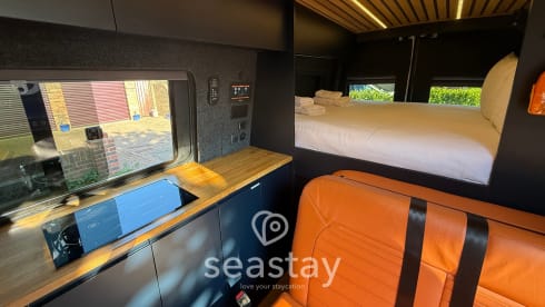 Lottie – Volkswagen Off-Grid Camper Sleeps 4 - Carries 5