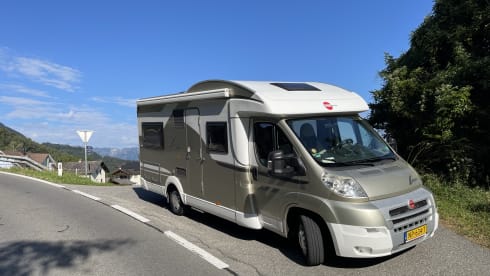 Luxury 4 pers. with fixed French bed and a pull-down bed
