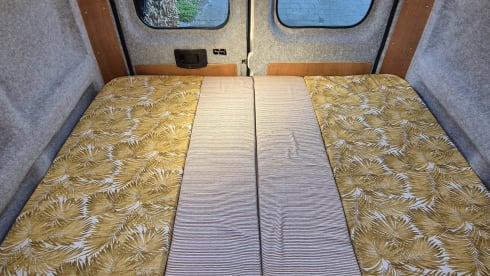 Ontsnap samen (met klein kind) in onze unieke zelfbouwcamper!