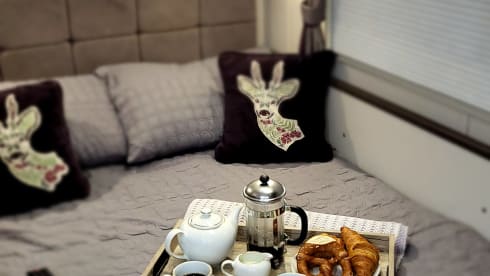 Lenox – Luxury 4 Berth Motorhome – The Perfect Companion for Comfort & Style 