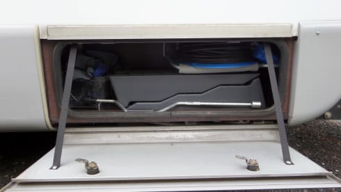 Compact family camper with bunk bed