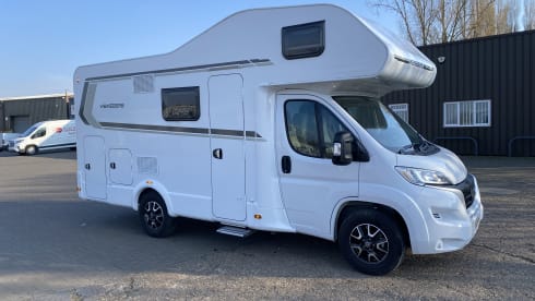 6 berth Fiat alcove 2024 weinsberg new