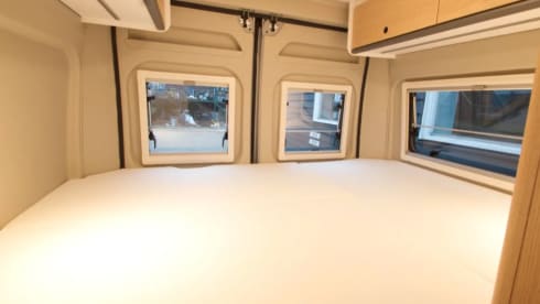 Luxe Sunlight buscamper Automaat uit 2023, 4 persoons