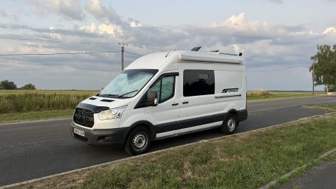 Gwendolyn – Camper Van for Scottish Adventures