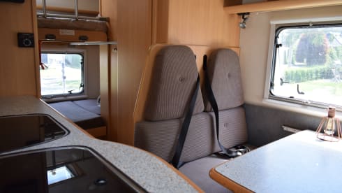 Heerlijke Familie Camper - 6p Dethleffs alcove uit 2001