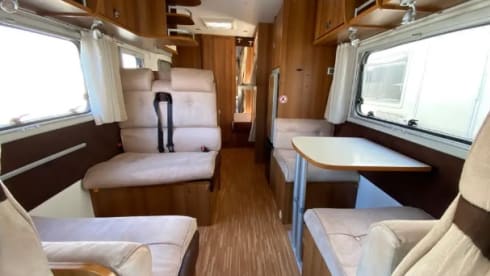 Adventurous family camper with the extra option of a trailer