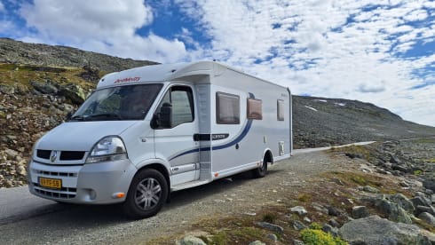 4p Dethleffs semi-integrated from 2006