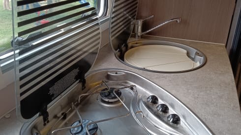We start with a beautiful Camper Chausson with sloping ceilings for 6 people!