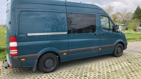 New cool off-grid Mercedes Sprinter bus camper with length beds
