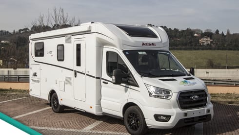 Just GO – Dethleffs Just GO 4-seater semi-integrated camper