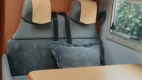 Moncayo – Fiat Ducato beautiful spacious 4 person family camper