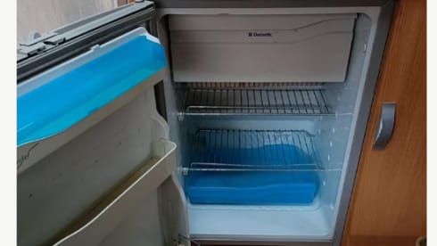 Nice 6-person alcove camper for rent