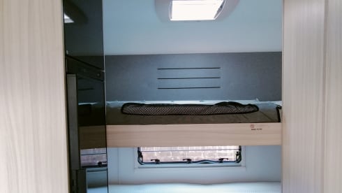 Alcôve Adria Mobil 7 couchages à partir de 2022