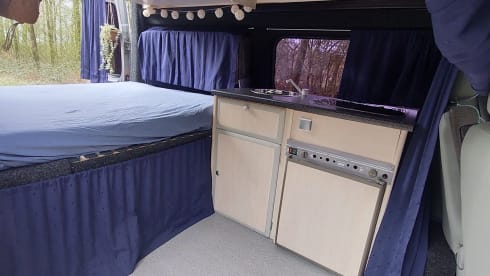 Compact but very complete camper bus 2 persons