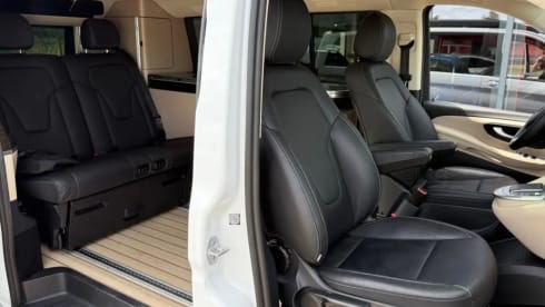 4-person Mercedes-Benz campervan from 2020
