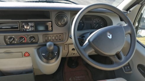 Highland Hamish – 2 berth Renault LWB High roof van 